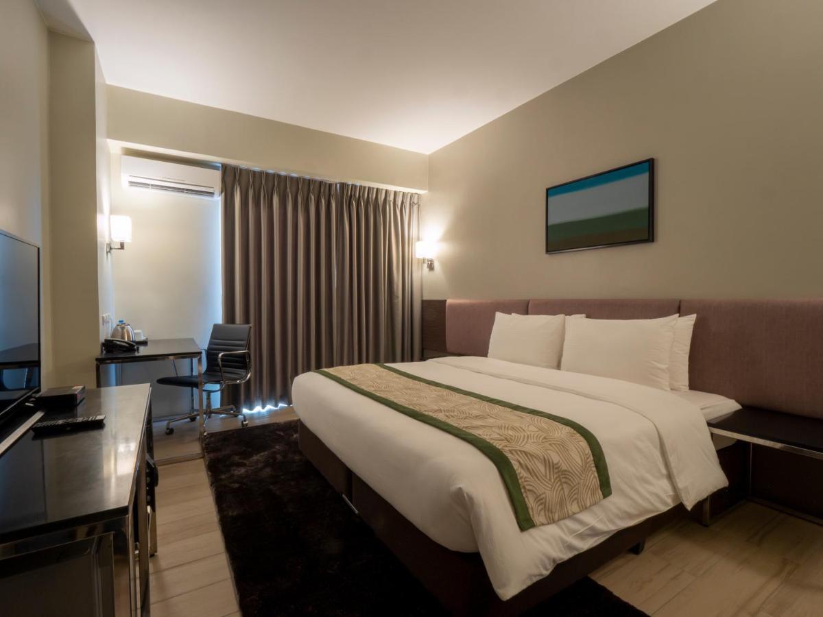 Sequoia Hotel Manila Bay Paranaque City Екстер'єр фото