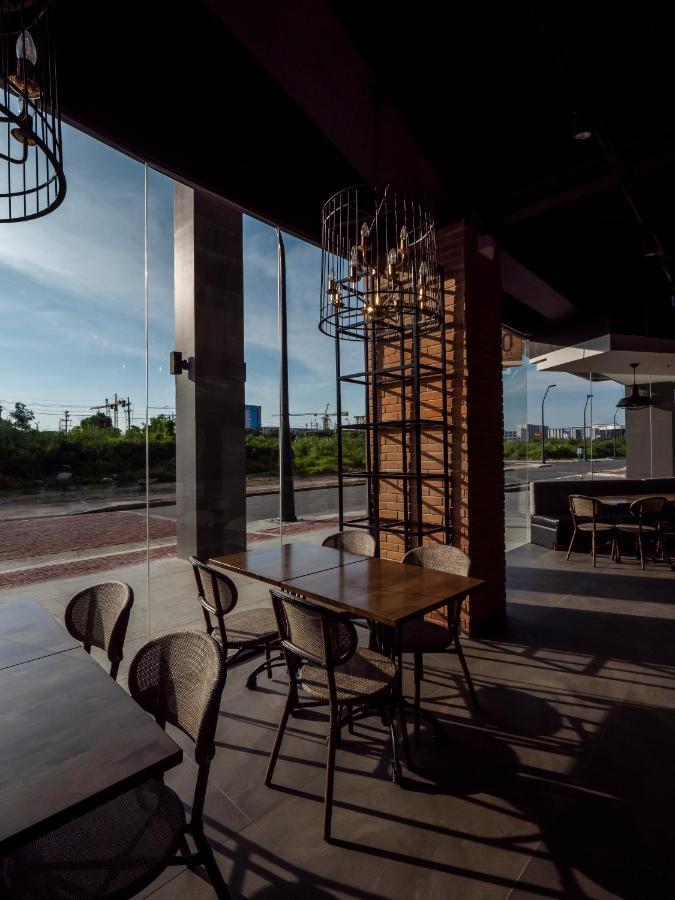 Sequoia Hotel Manila Bay Paranaque City Екстер'єр фото